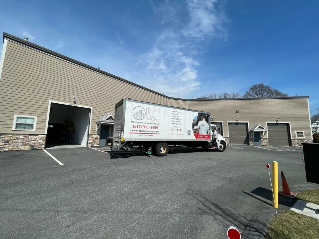 How can I know which storage unit I need for my move?